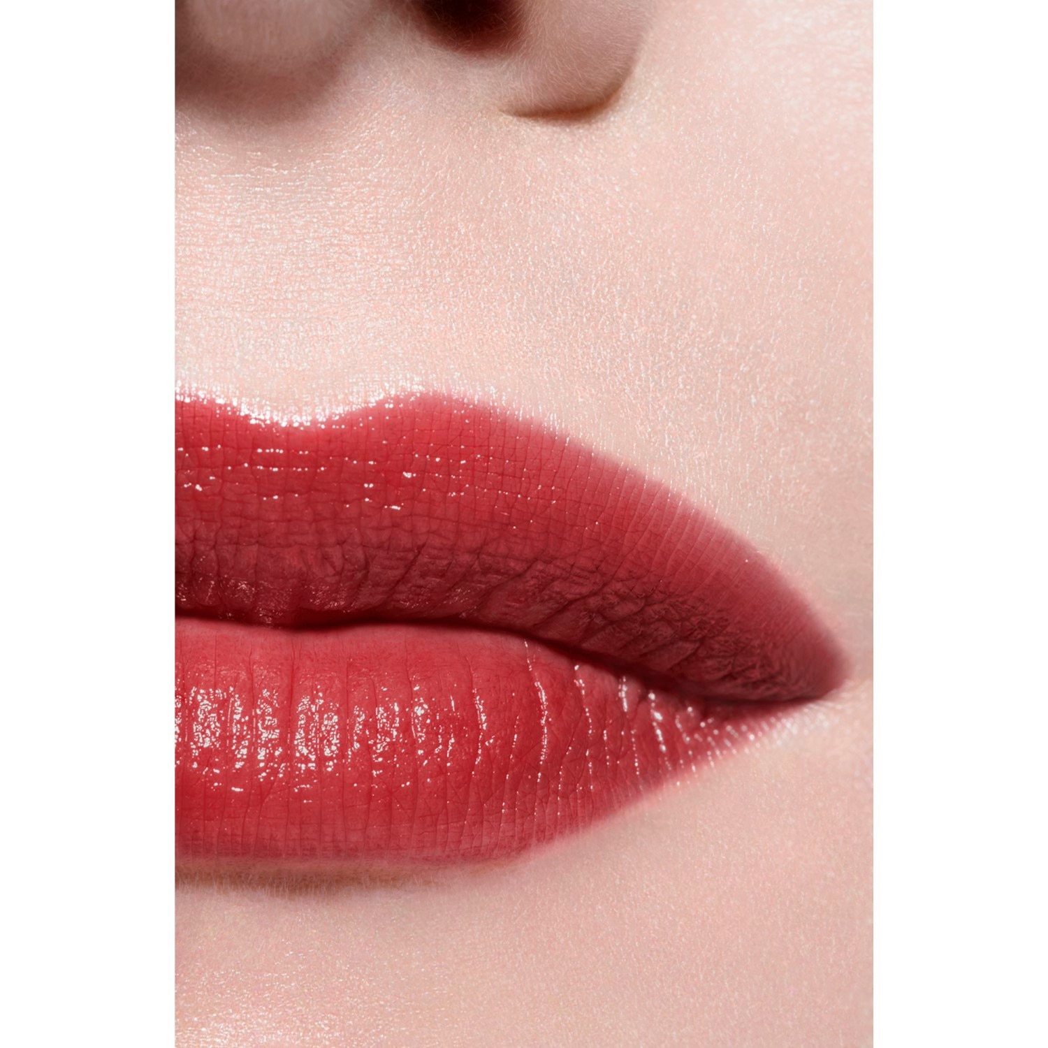 EL BÁLSAMO CON COLOR HIDRATANTE, CON UNA INTENSIDAD A MEDIDA, PARA UNOS LABIOS MÁS BELLOS DÍA TRAS DÍA